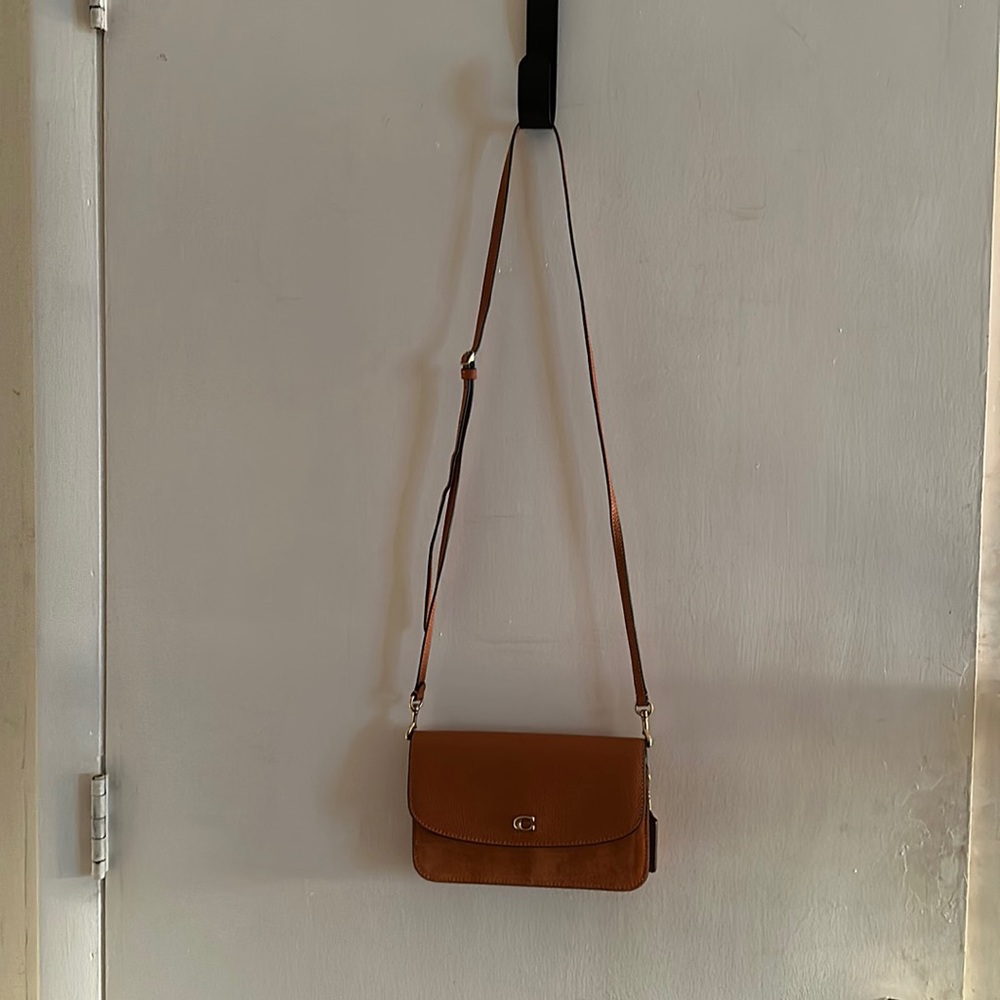 Brand new with out tag coach cross body purse. Very nice never used